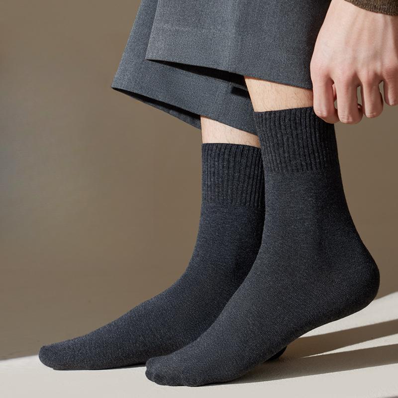 Men's Autumn and Winter Style Cotton Heel Protection Does Not Stop The Foot Loose Anti Crack Socks