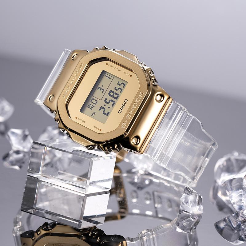 Casio Мужские часы из полной серии металла Золотые GM-5600SG-9PR