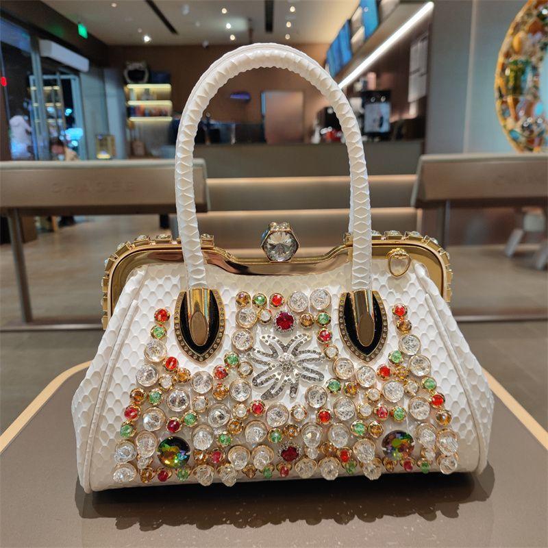 2025 Новая модная повседневная сумка через плечо с бриллиантами и пряжкой-замком