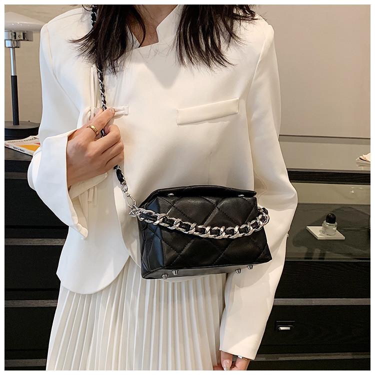 Ielgy All-Match Diamond Chain Shoulder Bag Fashion Simple Cross-Body Small Square Bag