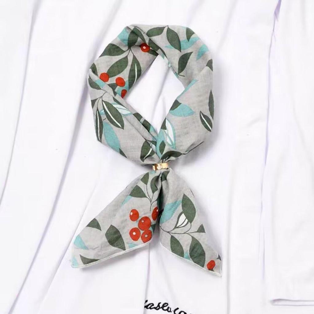 Retro Green Floral Small Silk Scarf - Korean Style Women's Versatile Autumn/Spring Accessory, Thin Square for Neck or Headband