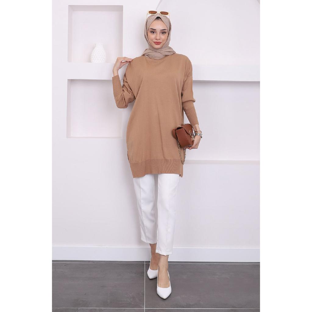 Туника из тонкого мерсеризованного свободного трикотажа темного цвета фуксии с круглым вырезом