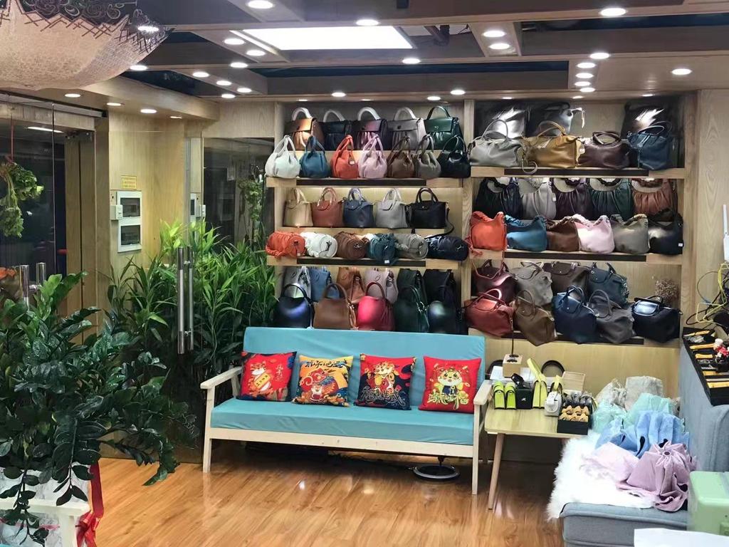 Women's High-Grade Retro Leather Underarm Lunch & Cosmetic Bag - 2025 Fashion Versatile Handheld Style