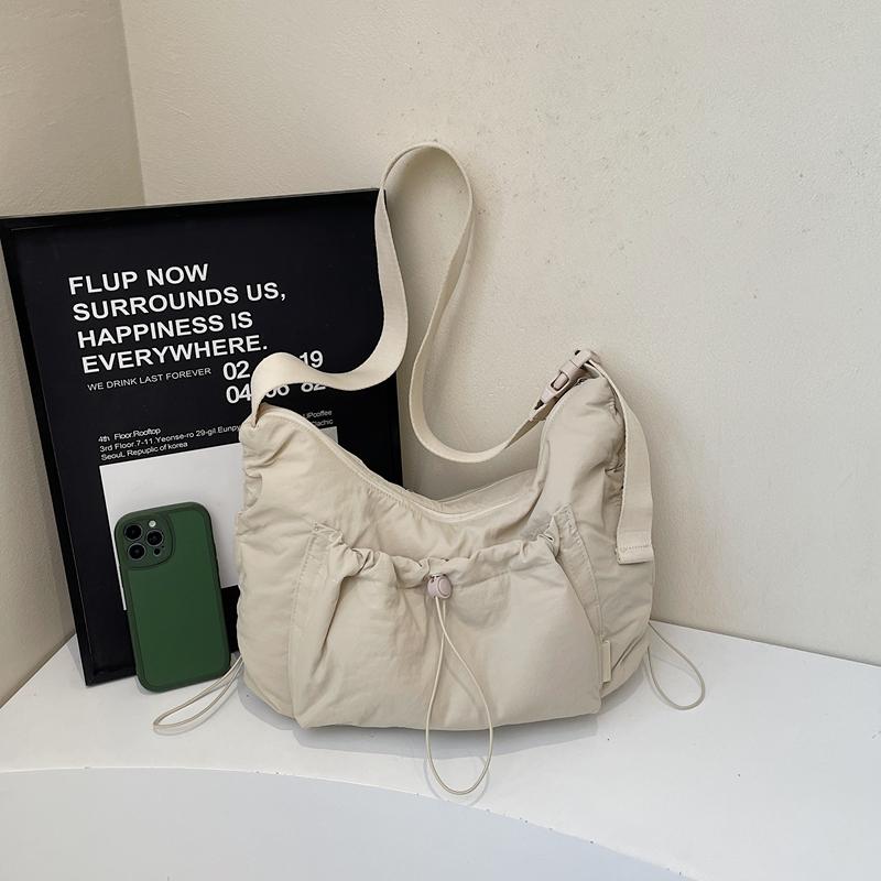 Nylon Crossbody Bag Women's Lightweight Large Capacity Shoulder Bag Commuter Dumpling Bag