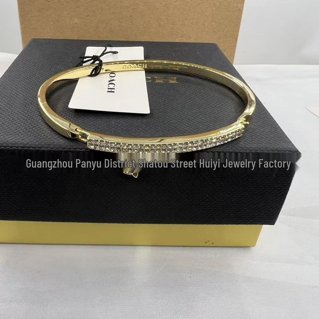 Знаменитый эмалевый браслет-манжета на шарнире COA