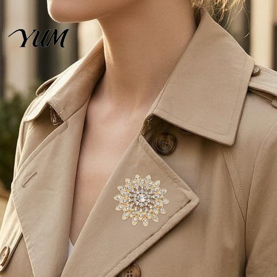 Backpack Decoration Pin Sparkling Rhinestone Sunflower Brooch, Golden Plated Floral Lapel Vintage Flower Brooch Pin, Dainty Clothing Jewelry Accessory