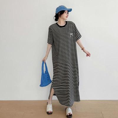 Лето 2025 Платье большого размера в полоску с бисером, цветами и бантом, с короткими рукавами и разрезом