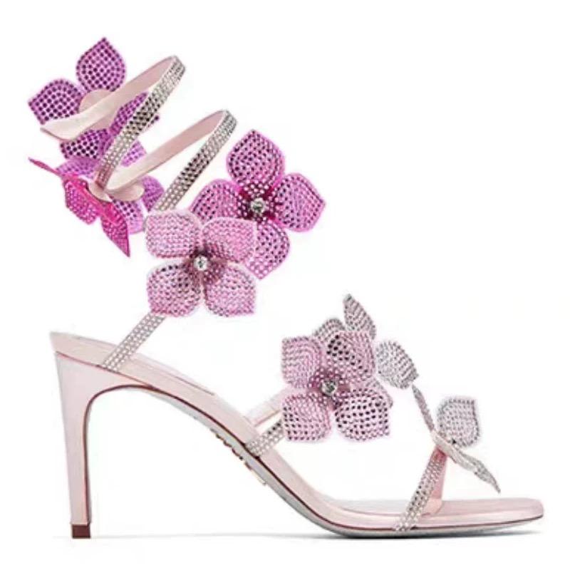 Модные туфли на высоком каблуке с кружевными цветами, обернутые змеевидным узором из водных бриллиантов, женские, лето 2025, новый стиль, сексуальные сандалии на тонком каблуке со знаменитым ремешком