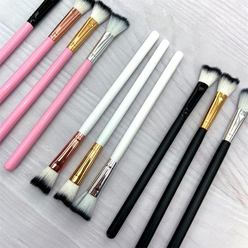 1 Pcs Lash Shampoo Curved Brush For Eyelash Extension Cleansing,Soft Makeup Removal Bath Swoop Brush Tools