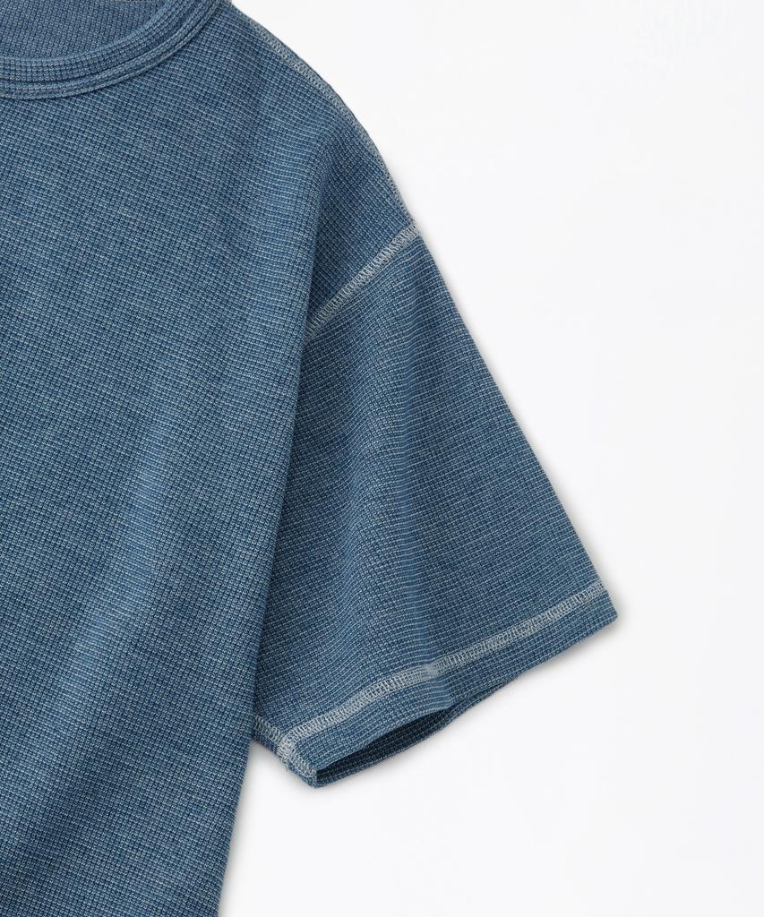 ВЫДАЮЩАЯСЯ вафельная футболка-henley с полурукавом, цвет индиго_L.Синий