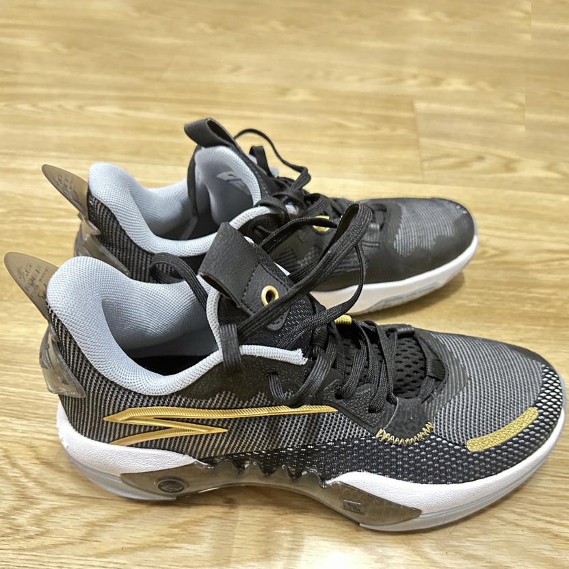 Anta Кроссовки Shock Wave 5 Team Черные Золотые мужские 112331611-6