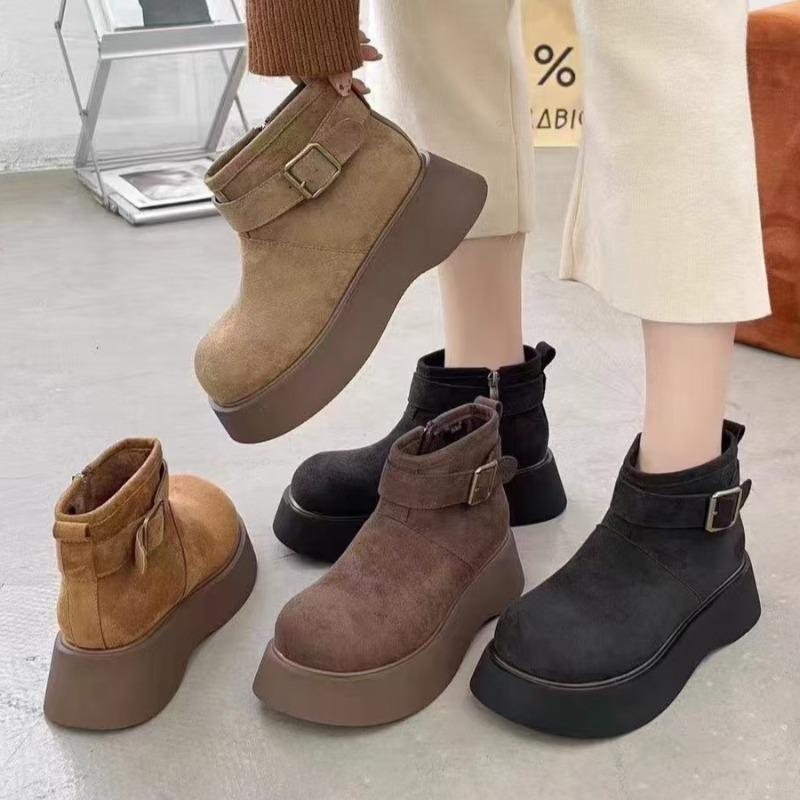 Замшевые женские ботинки на платформе, теплые плюшевые хлопковые туфли, мокасины на высоком каблуке, модная повседневная обувь на нескользящей подошве для зимы 2024 года