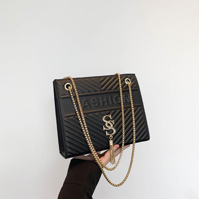 Summer Beautiful One-shoulder Crossbody Bag Personality Beautiful Chain Bag Women's Large Capacity New Fashionable Small Square Bag