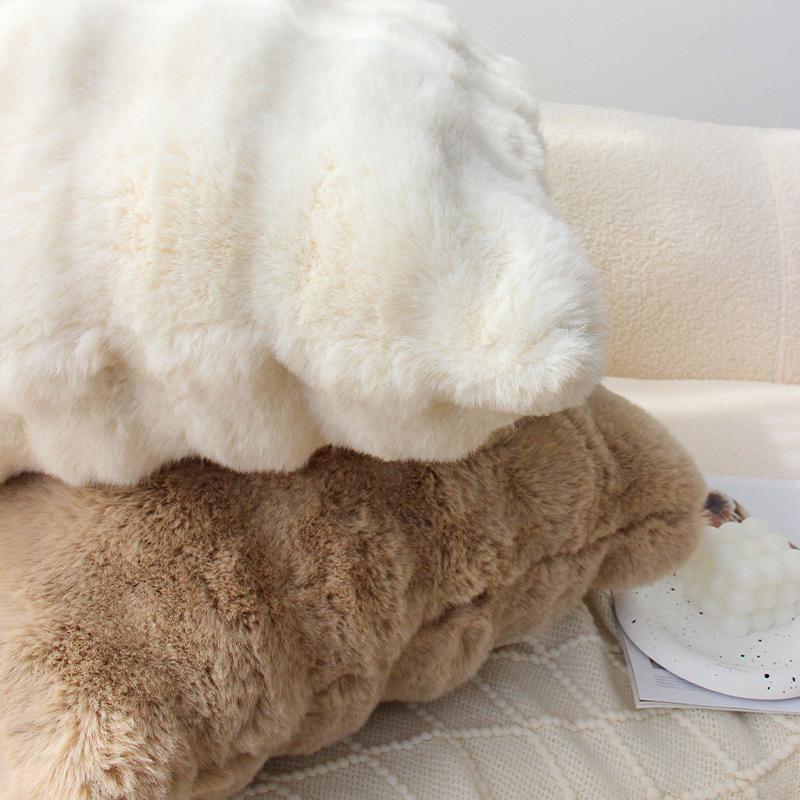 Чехол для подушки Origin Bubble Plush: Чехол на подушку из искусственного меха кролика однотонного цвета