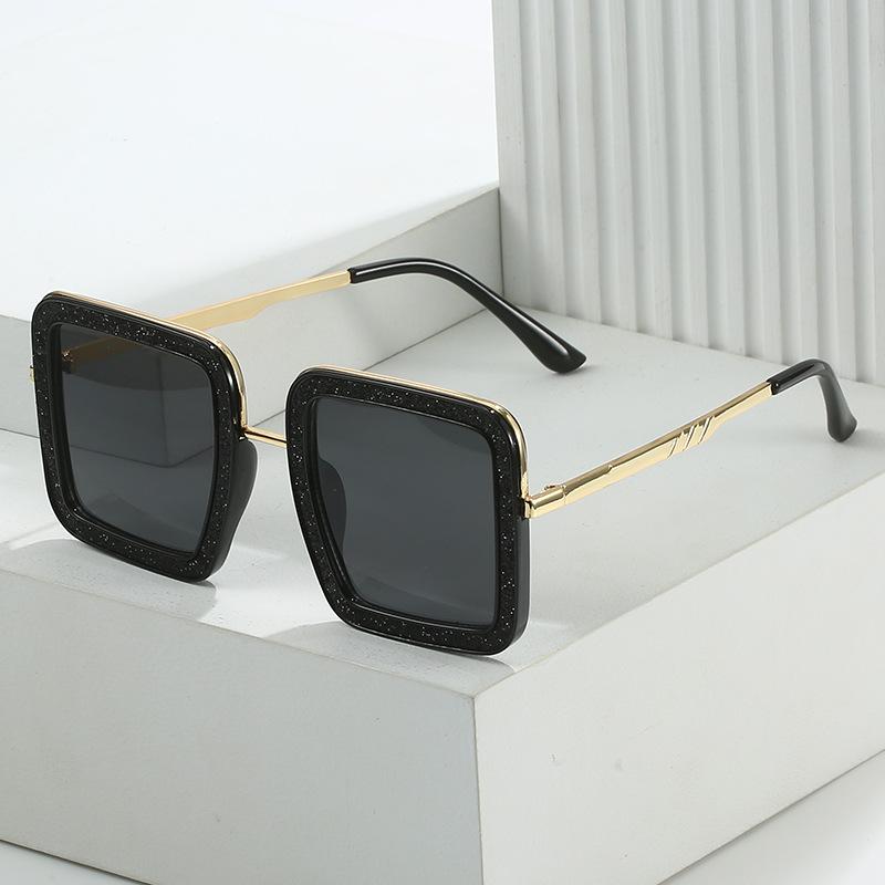 New square sunglasses, European and American fashion street shooting square metal glasses, personalized colorful sunglasses