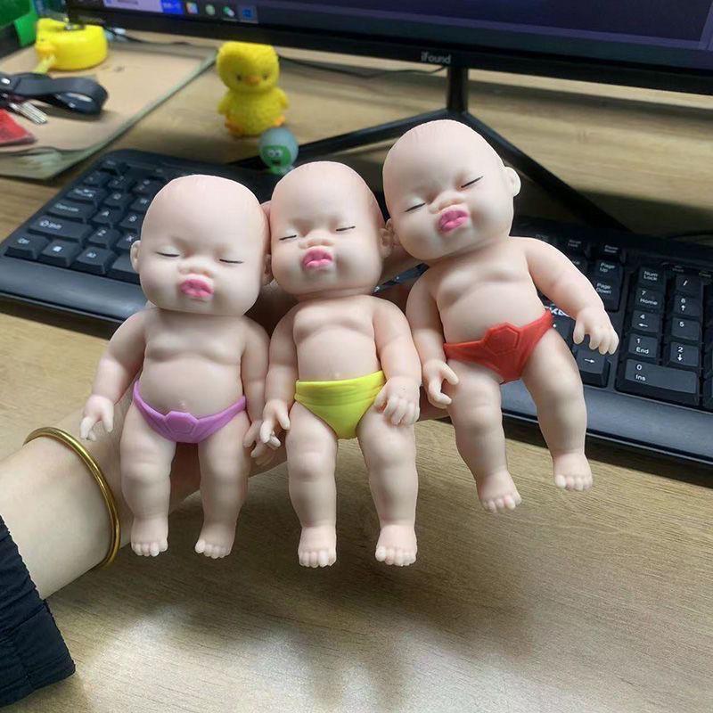 Игрушка-антистресс для куклы с черным тоном кожи