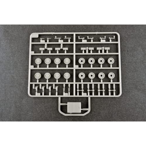 Trumpeter 1/72 MAZ-537G Tractor & ChMZAP 5247G Semi-Trailer Plastic Model Kit 07194