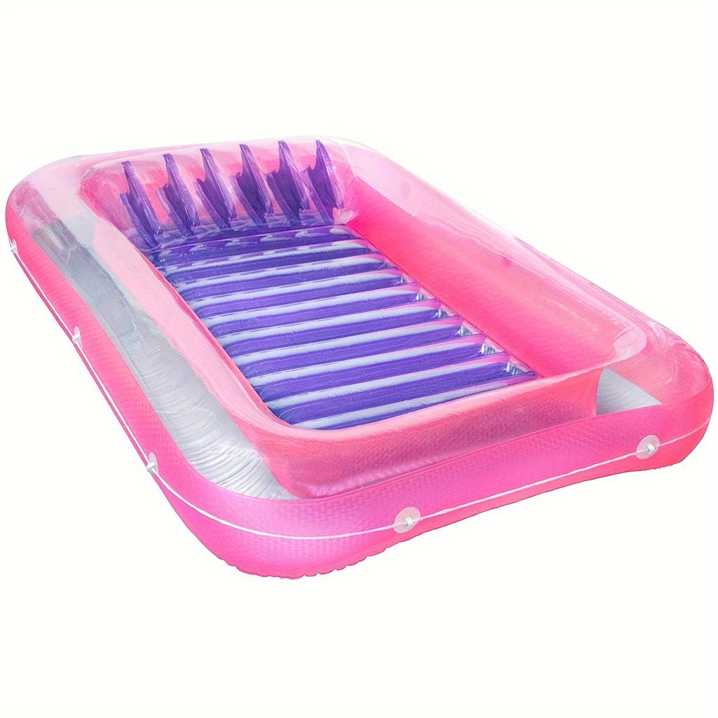 Открытый пляж с водяной кроватью, плавающим плотом, надувным креслом