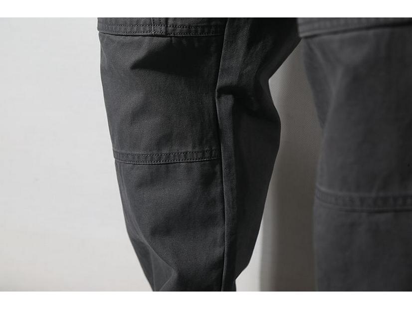 Мужской ретро-комбинезон в японском стиле с несколькими карманами и зауженным кроем - плотные повседневные брюки для весны и осени