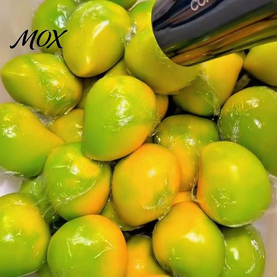 Temperature Sensitive Fidget Toy 1/2Pcs Color Changing Fruit Squeeze Toy, Simulated Mango Stress Relief Anxiety Hand Toys Slow Rebound Strawberry