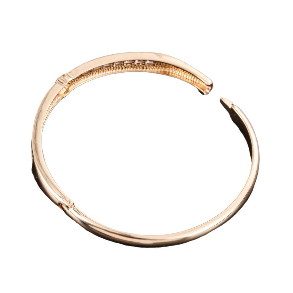 New Affordable Luxury Fashion Simple Design Advanced Retro Style Micro Inlaid Zircon Everyday Joker Leisure Ladies' Bracelet