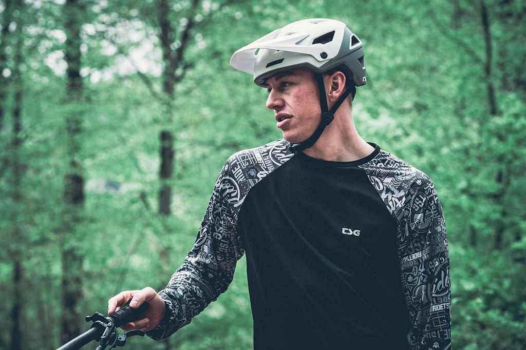 TSG Chatter Однотонный атлас - Черный, L/XL