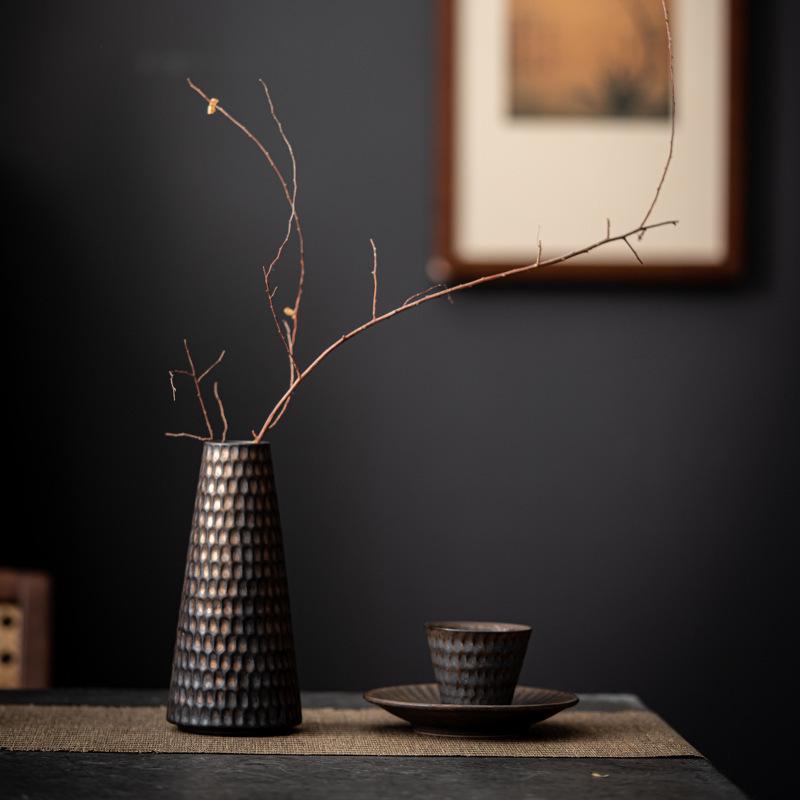 Gilt Zen Retro Pottery Vase for Dried Flower Arrangements - Small Ceramic Ornament