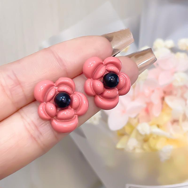 New Trendy Red Flower Women's Stud Earrings Lovely Cute Korean Fashion Black Middle Girls Sweet Ear Jewelry Aretes De Mujer