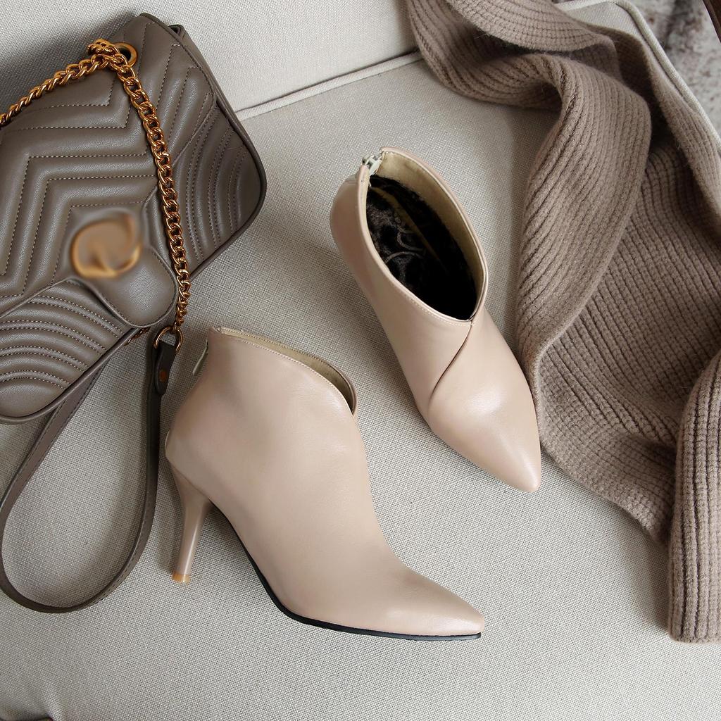 Женские короткие ботинки на высоком каблуке, осенне-зимние новые однотонные удобные и универсальные большие ботинки на небольшом остром каблуке