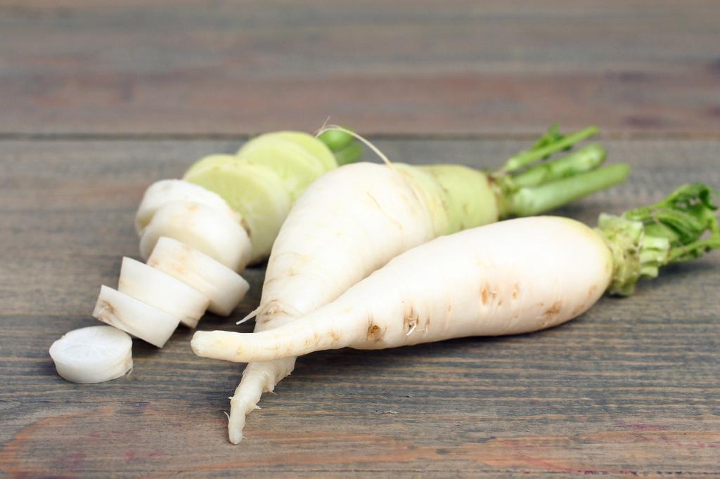 SAFLAX Сад в сумке - Органический - Редис - Длинная белая сосулька - 100 семян - С субстратом в подходящем стоячем мешке - Raphanus sativus