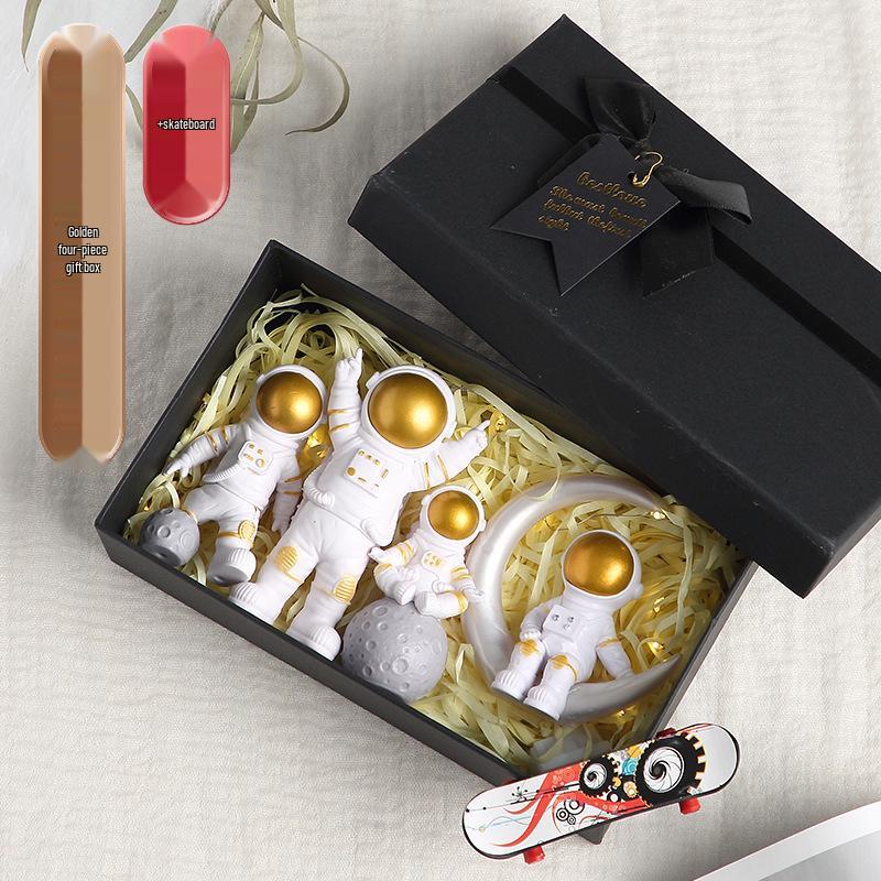 Маленькая смоляная фигурка космонавта - Идеально для домашнего декора, подарка на День святого Валентина или день рождения