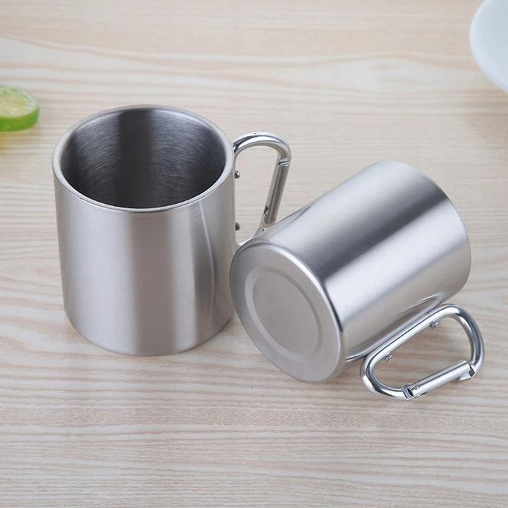Metal travel mug with a carabiner