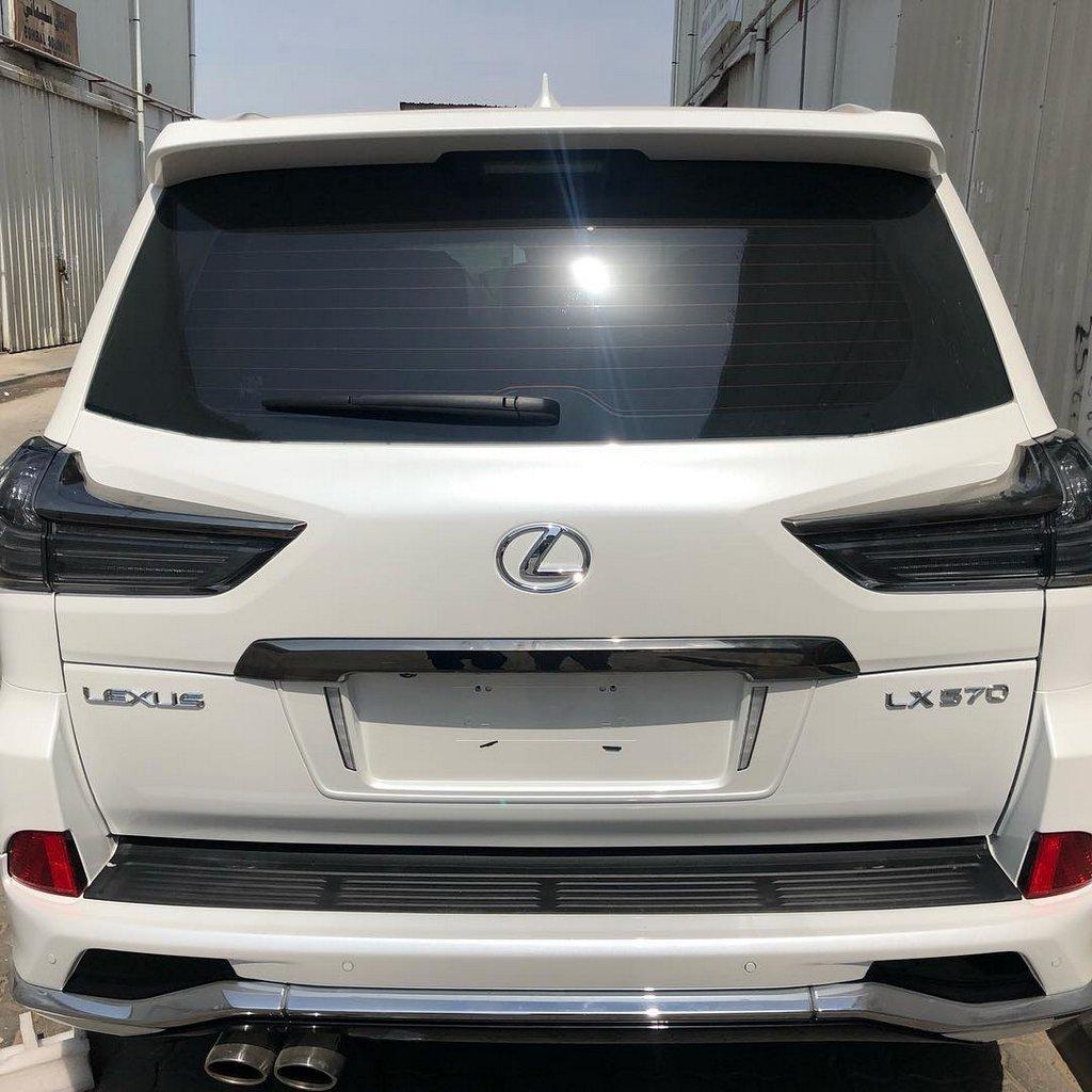 Задняя оптика 2016-2025 (Superior Black, 2 шт) для Lexus LX570 / 450d