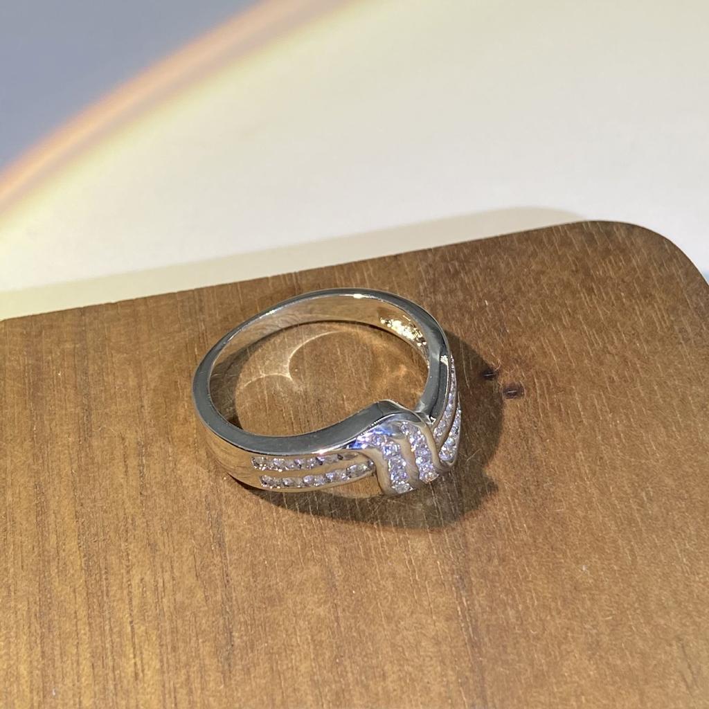 Европейские и американские геометрические кольца, молодежные кольца из розового золота с вакуумным покрытием, модные цветные кольца для хранения