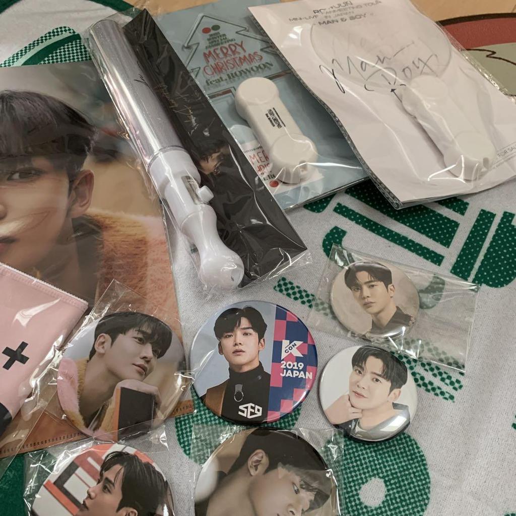 [Б/У] Набор официальных товаров с фан-встречи актера корейских дорам Роуна