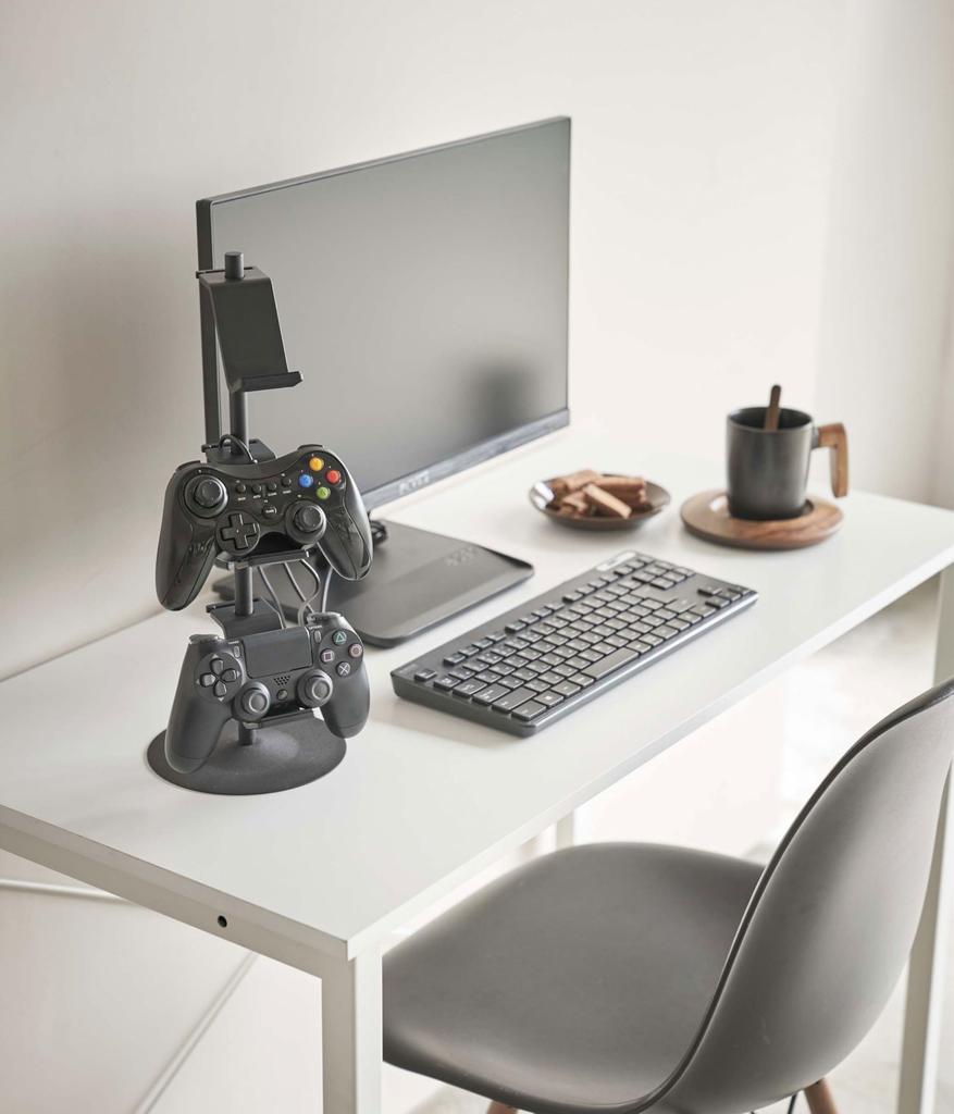 Yamazaki Game Controller Storage Rack, Black, Approx. W17 X D17 X H38.5cm, Smart, Charges Controllers While Placed, Controller Case, 5089