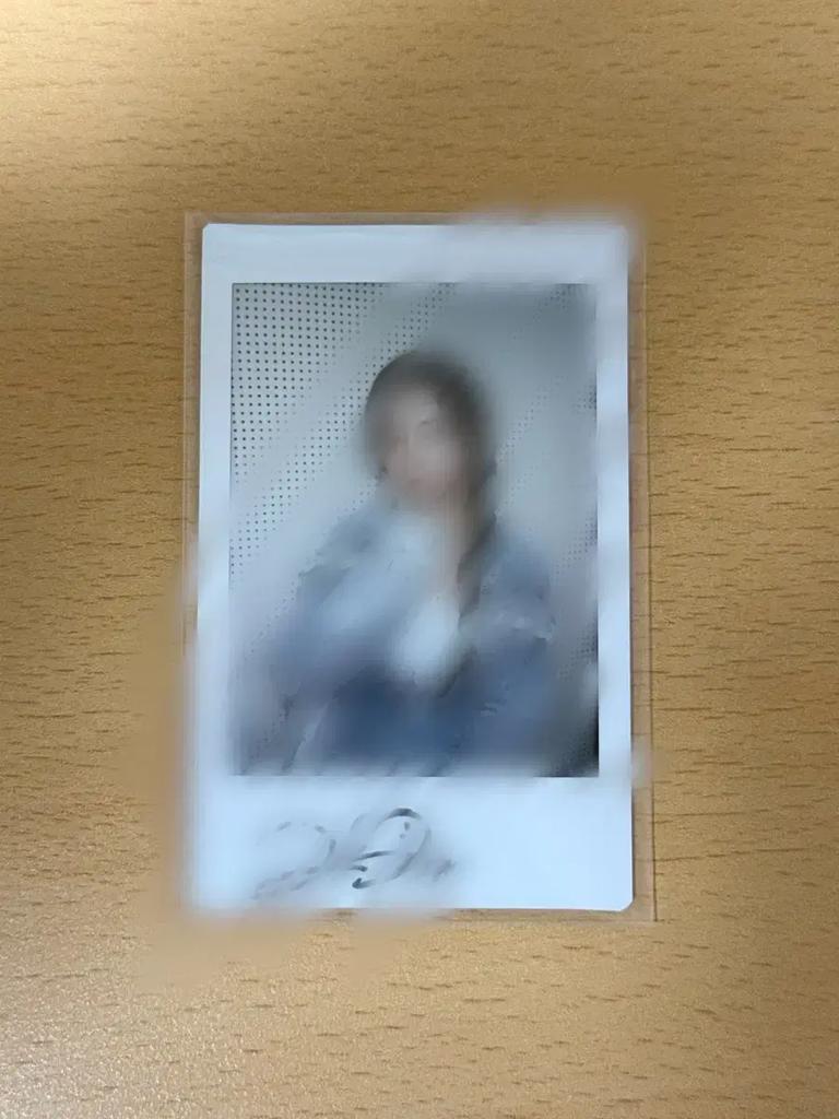 TRIPLES vv Kaede Sign Polaroid Sapole Polar