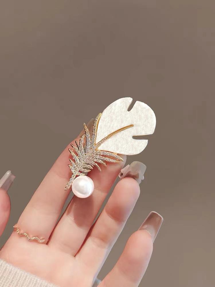 Feather Brooch Pins For Women Party Wedding Gifts Clothing Accessories ADM