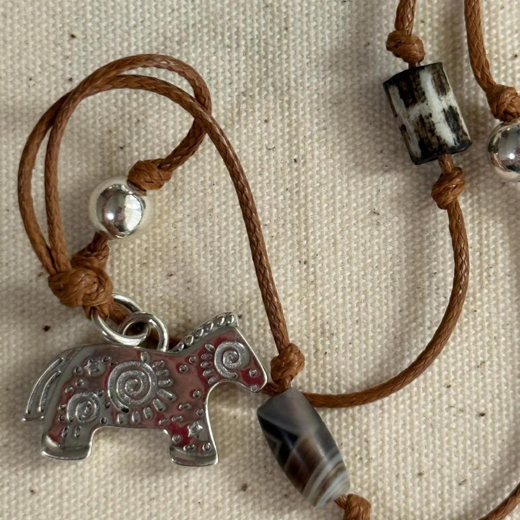 Серебряный кулон-подвеска с тотемом лошади из луговых трав S925 - Повседневная и универсальная цепочка для свитера