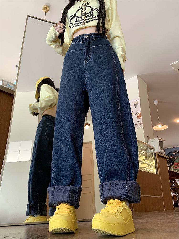 Женские джинсы с широкими штанинами на флисовой подкладке: Уютный осенне-зимний стиль, дизайн «ятаган», большой размер, идеально для фигуры «груша», длина до пола.