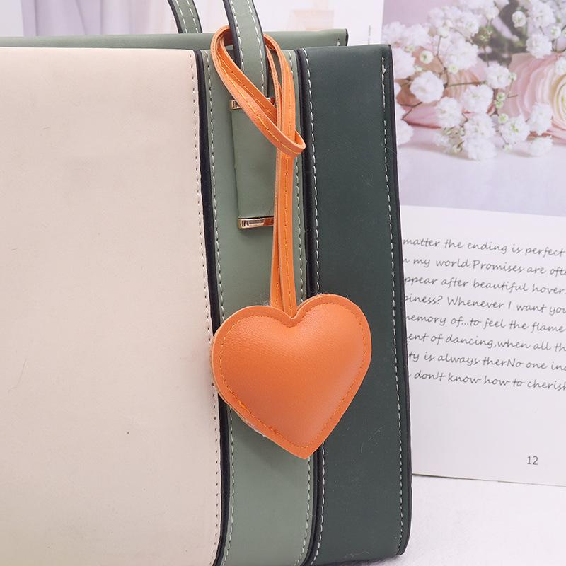 Heart-shaped Keychain, Pink, Cute Heart-shaped Pendant, Bag Decoration Accessory, Key Ring, Gift, for Women and Girls, Valentine's Day Gift
