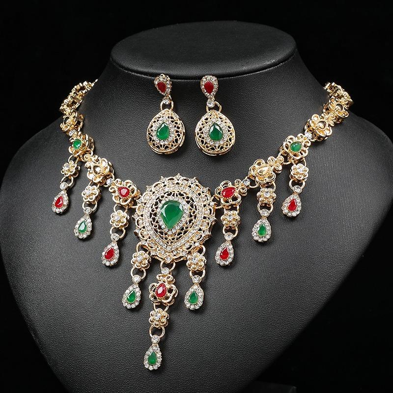 4pcs Of Water Droplet Inlaid Palace Style Necklace Earrings Bracelet Set High-end Luxury Women's Wedding Party Accessories