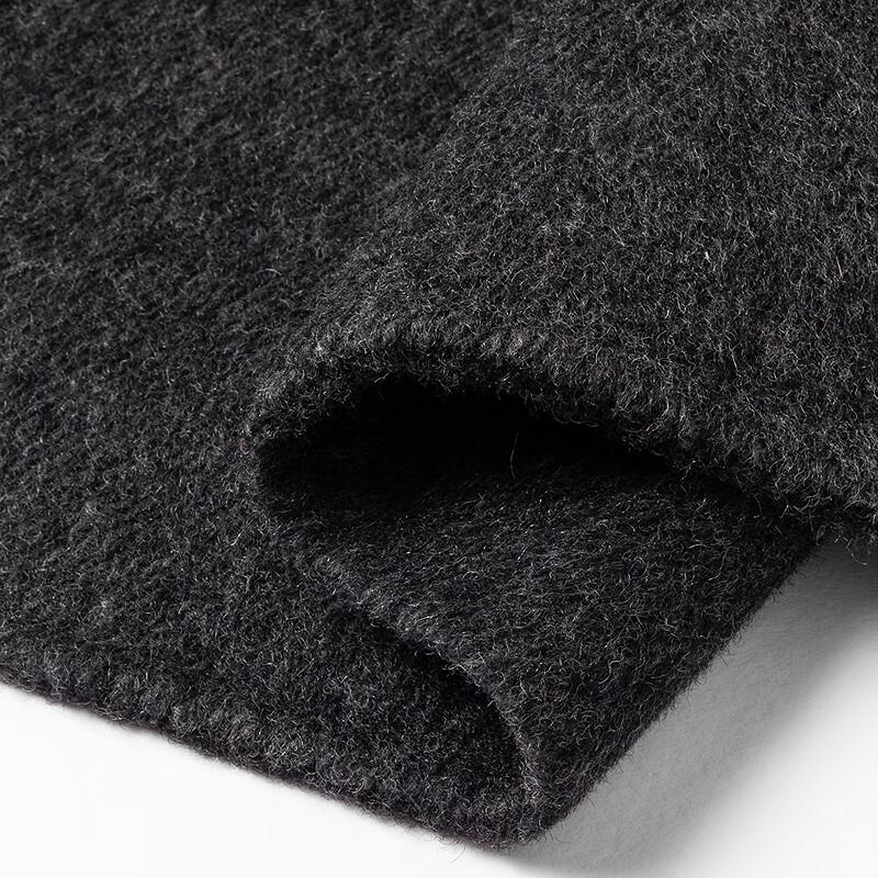 Мужское полупальто средней длины на двух пуговицах из смесовой ткани с 69% шерсти