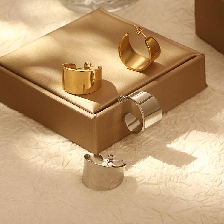 Elegant Titanium Steel C-Shaped Earrings - European and American Style, Wide Surface Design.