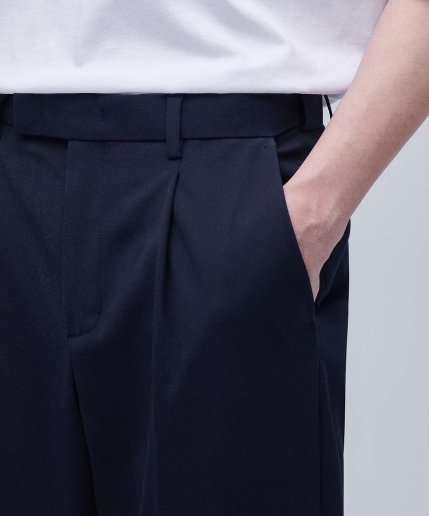 MUSINSA STANDARD Recycled One-Tuck Relaxed Tapered Hidden Banding Crop Slacks [Navy]