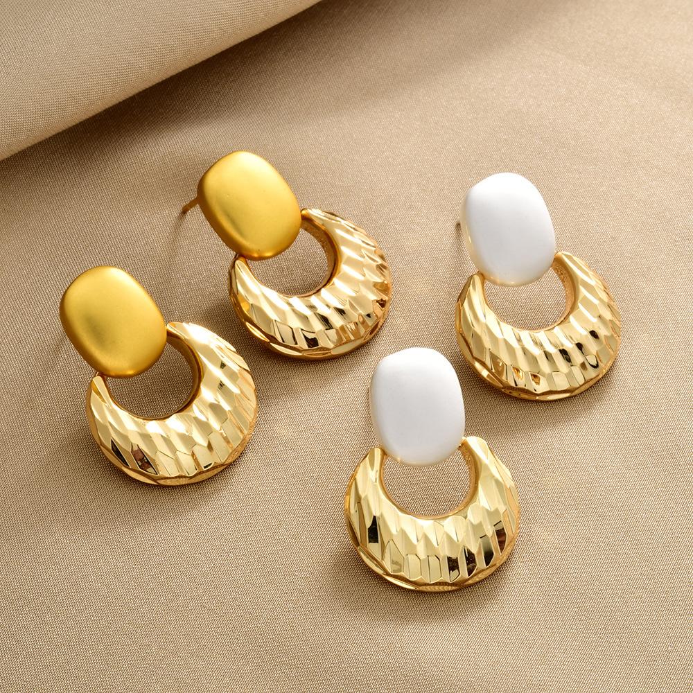 European Fashion Two-Tone Textured Metal Drop Earrings Crushed Ice Pattern Geometric Stud Earrings for Women