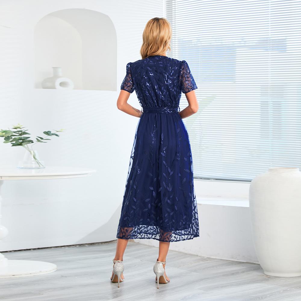 Женское большое вышитое яркое ширмовое облегающее кружевное платье средней длины с V-образным вырезом