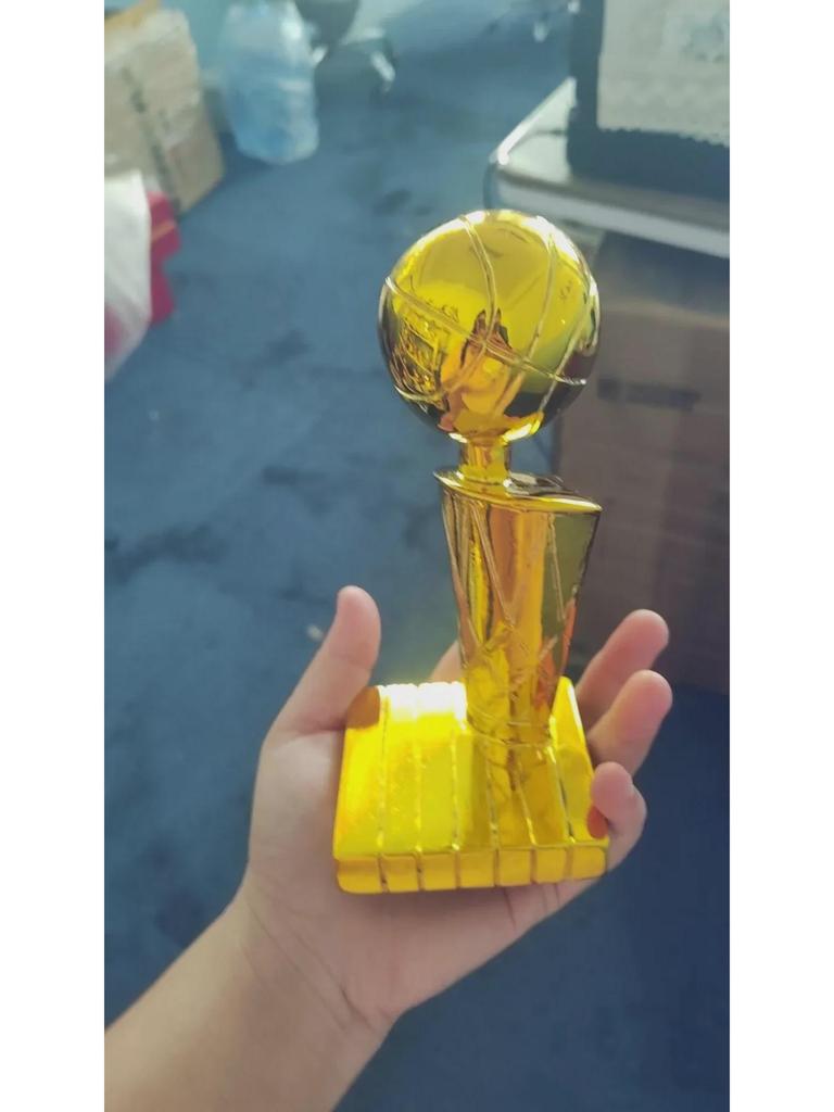 Трофей чемпиона НБА: Баскетбольные сувениры Кубка О'Брайена с изображением Карри, Коби и Джеймса