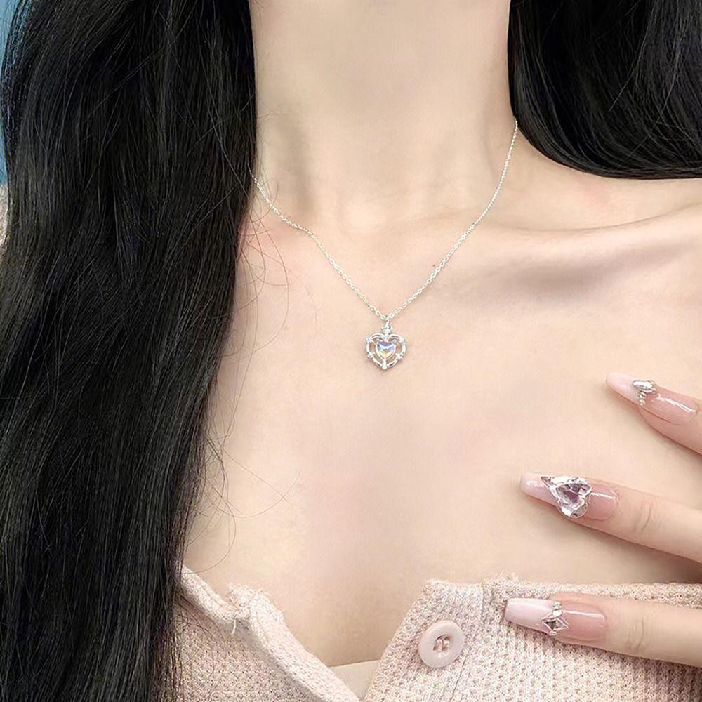 Love Shape Heart Necklace Gradient Love Temperament Necklace Collarbone Chain Women Girls