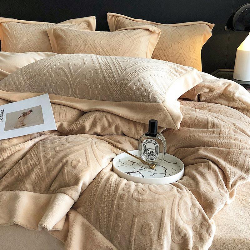 Комплект постельного белья из молочного флиса для беременных и младенцев класса А из четырех предметов для осени и зимы, теплый и толстый коралловый флис, сон обнаженным с флисом